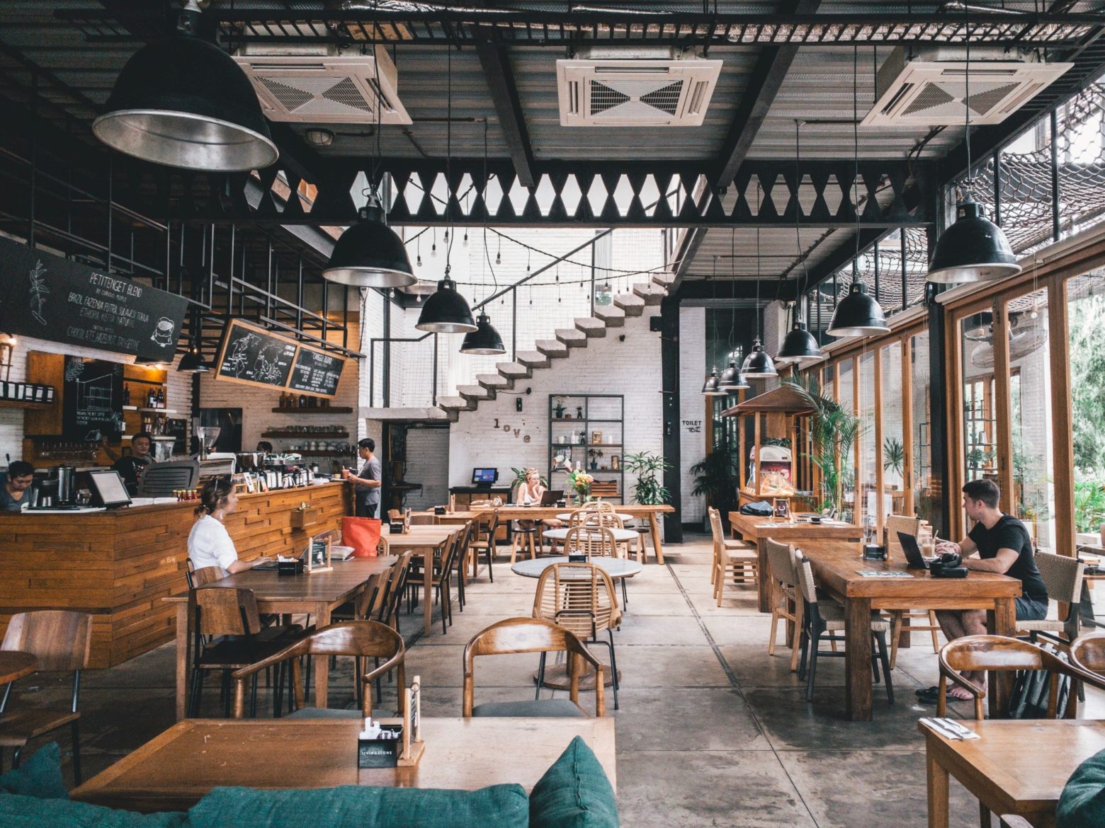 Lire la suite à propos de l’article Comment ouvrir un restaurant ? étapes & conseils pour réussir