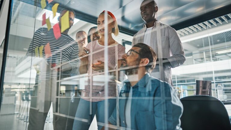 Lire la suite à propos de l’article Tendances Entrepreneuriat 2024 : Innovations et Secteurs à Surveiller pour les entrepreneurs